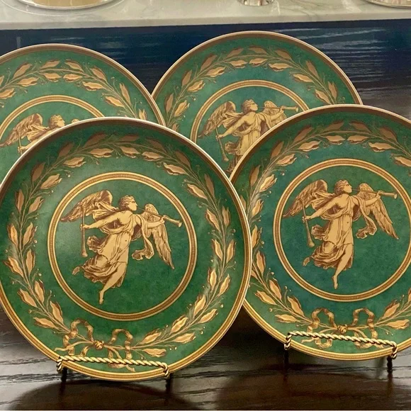 MOTTAHEDEH WILLIAMSBURG 4 GABRIEL GREEN & 1 CURRANT RED LUNCHEON PLATES✨PRISTINE - Picture 3 of 8